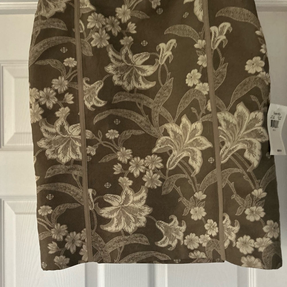 Teenflo Olive Floral Pencil Skirt - Picture 2 of 7
